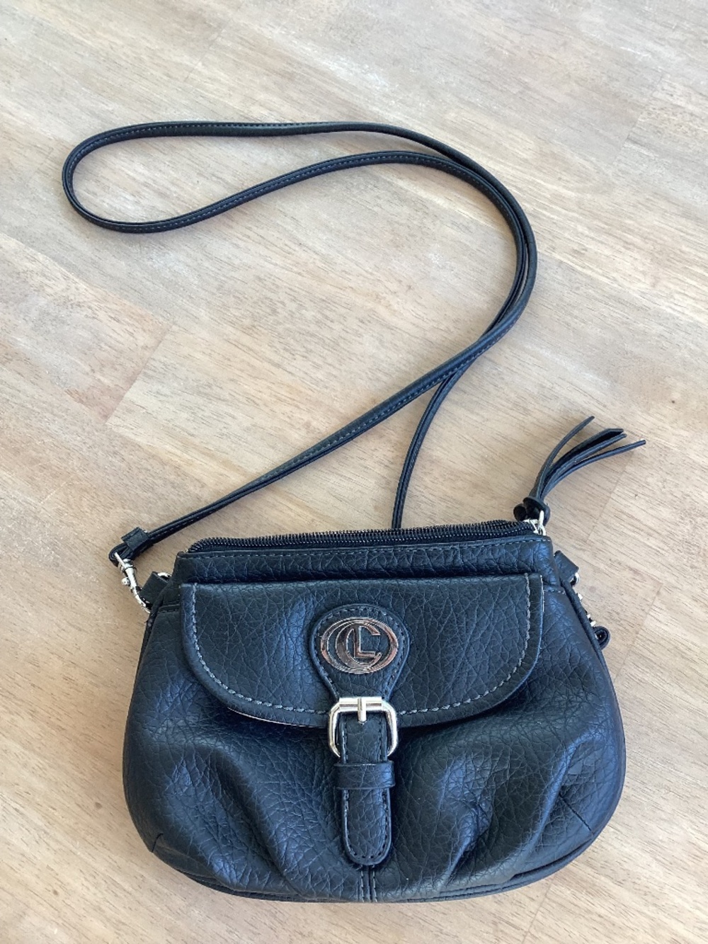 Classic vintage black small crossbody shoulder purse Carryland CL